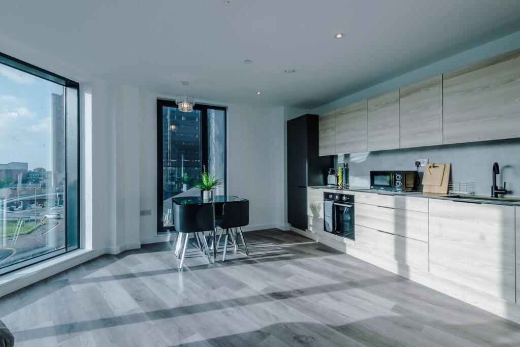 Stunning 2-Bed Premium Apartment - Free Wi-Fi Preston  Exterior foto